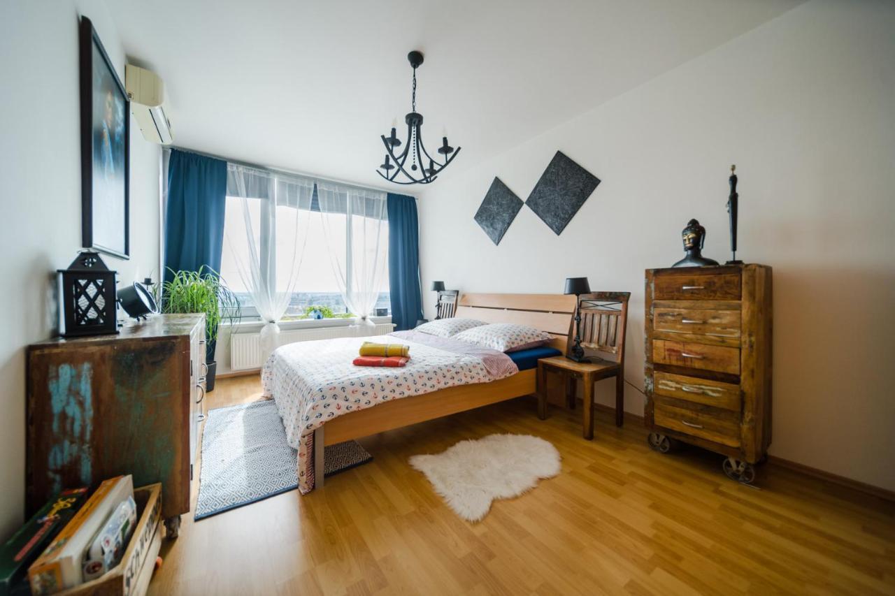 Comfy Condo On The 20Th Floor & Free Parking Pressburg Exterior foto