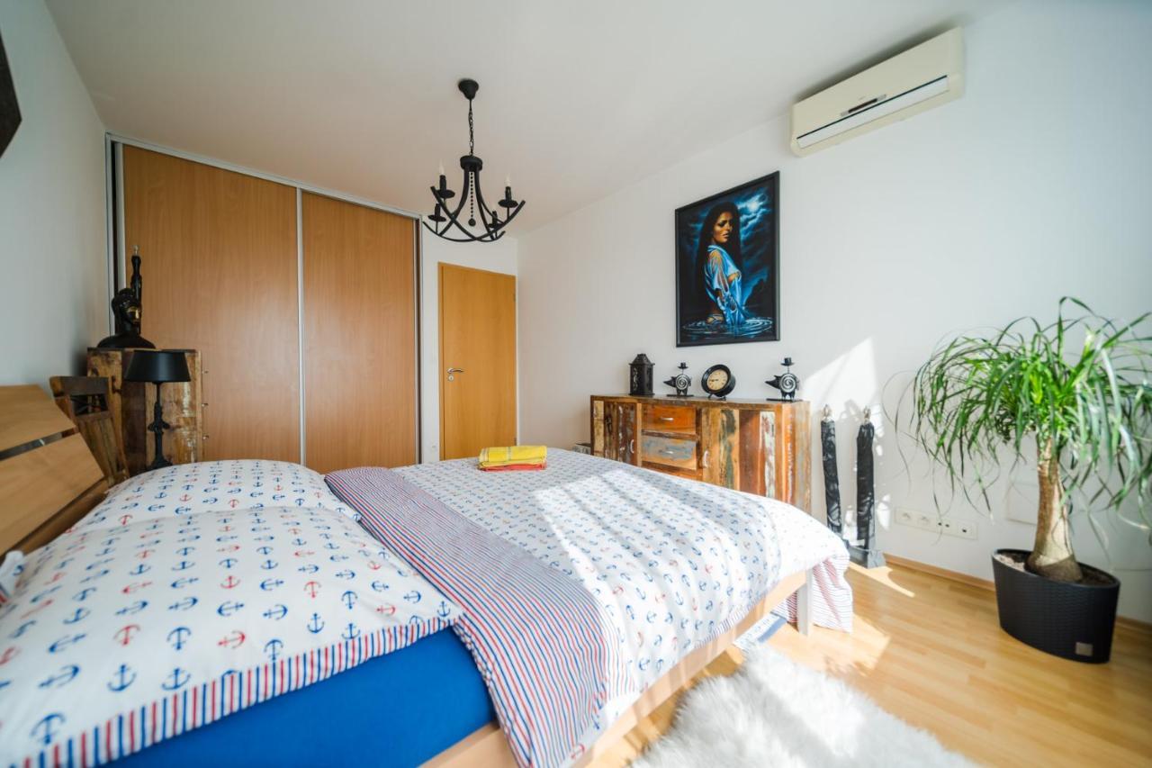 Comfy Condo On The 20Th Floor & Free Parking Pressburg Exterior foto
