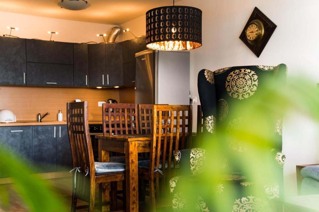 Comfy Condo On The 20Th Floor & Free Parking Pressburg Exterior foto