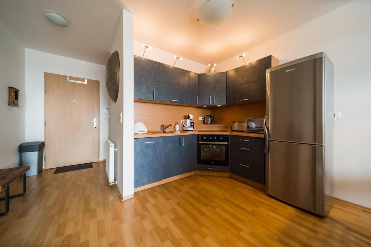 Comfy Condo On The 20Th Floor & Free Parking Pressburg Exterior foto