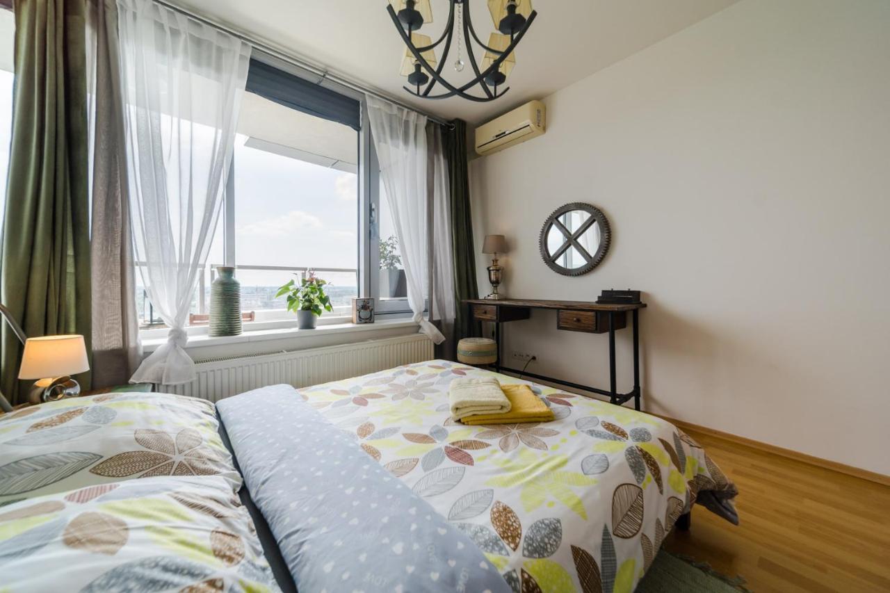 Comfy Condo On The 20Th Floor & Free Parking Pressburg Exterior foto