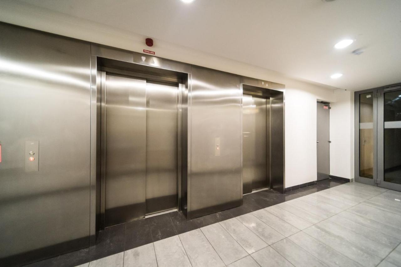 Comfy Condo On The 20Th Floor & Free Parking Pressburg Exterior foto