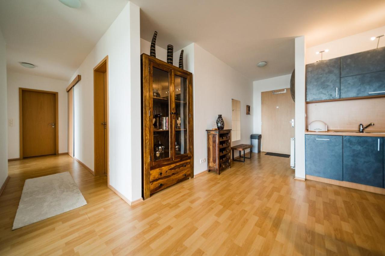 Comfy Condo On The 20Th Floor & Free Parking Pressburg Exterior foto