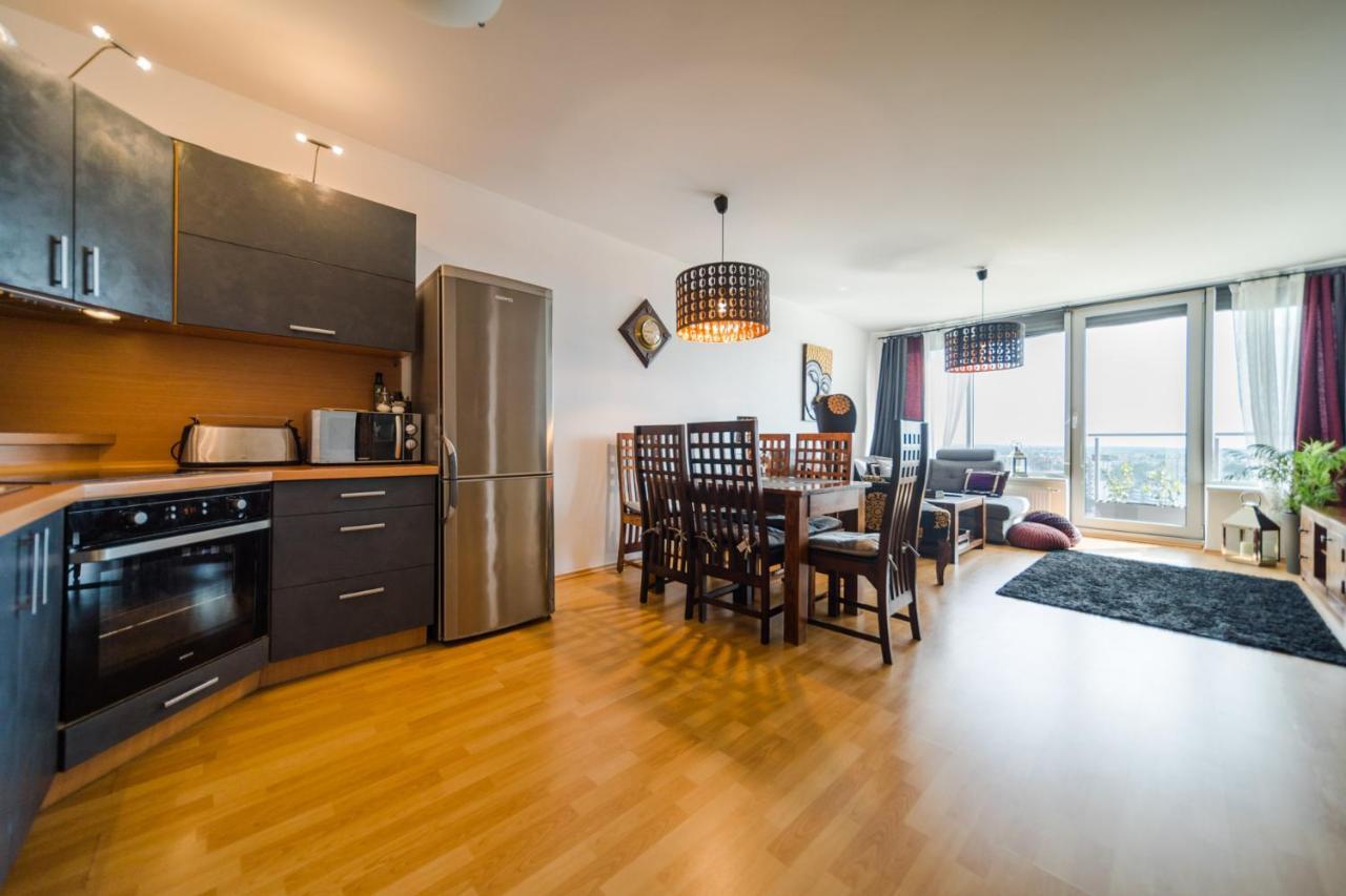 Comfy Condo On The 20Th Floor & Free Parking Pressburg Exterior foto